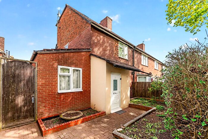 5 Bedroom End Of Terrace House For Sale In Neath Gardens, Morden, SM4