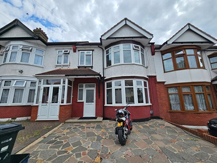 3 Bedroom Terraced House To Rent In Ilford, IG4