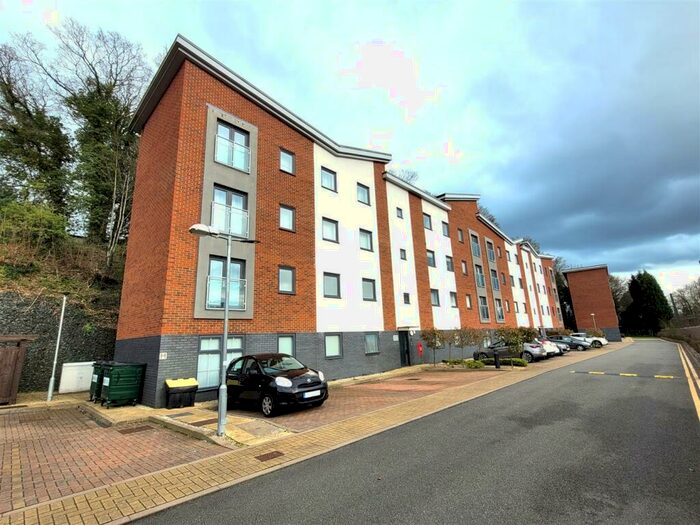 2 Bedroom Apartment To Rent In Hartopp Court, Lichfield Road, Four Oaks, B74