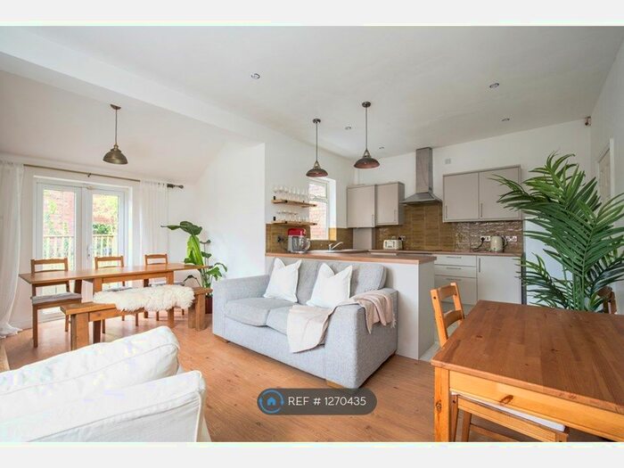 4 Bedroom Semi-Detached House To Rent In Milton Grove, Manchester, M16