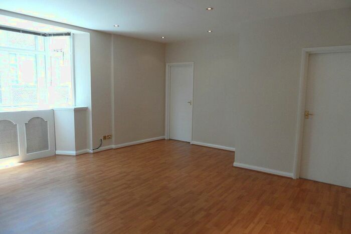1 Bedroom Flat To Rent In Regent House, North Street, Brighton, BN1