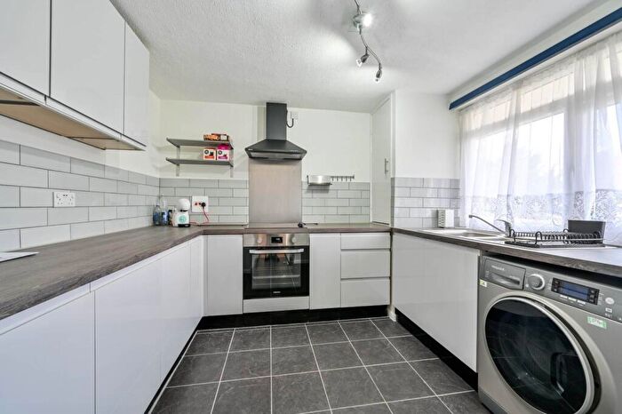 3 Bedroom Maisonette To Rent In Gloucester Road, Kingston, Kingston Upon Thames, KT1