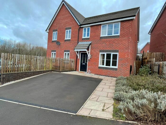 3 Bedroom Semi-Detached House To Rent In Daisy Bank Drive, St Georges, Telford, Shropshire, TF2