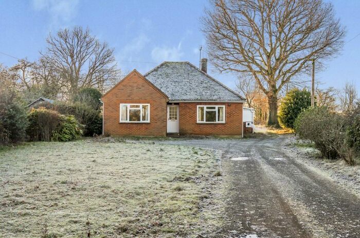 3 Bedroom Bungalow For Sale In Winsor Road, Winsor, Southampton, SO40