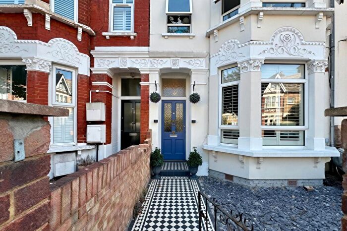2 Bedroom Flat To Rent In Byne Road, London, SE26