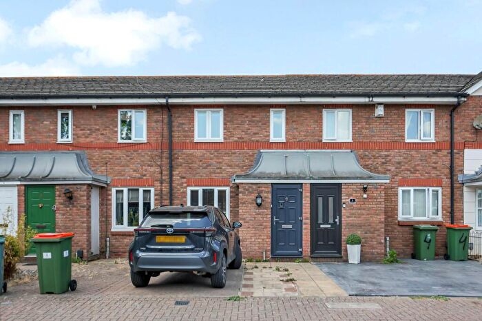 2 Bedroom Terraced House For Sale In Widgeon Close, London, E16