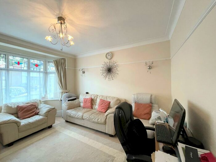 4 Bedroom House To Rent In Belfairs Drive, RM6