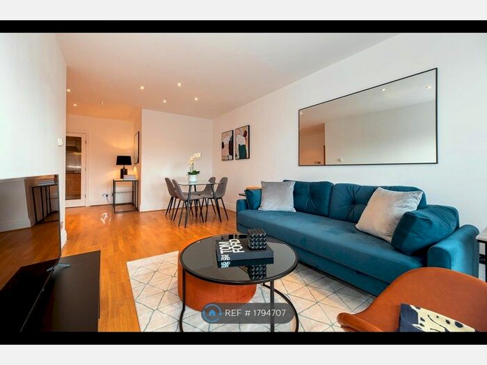 2 Bedroom Flat To Rent In Warren House, London, W14