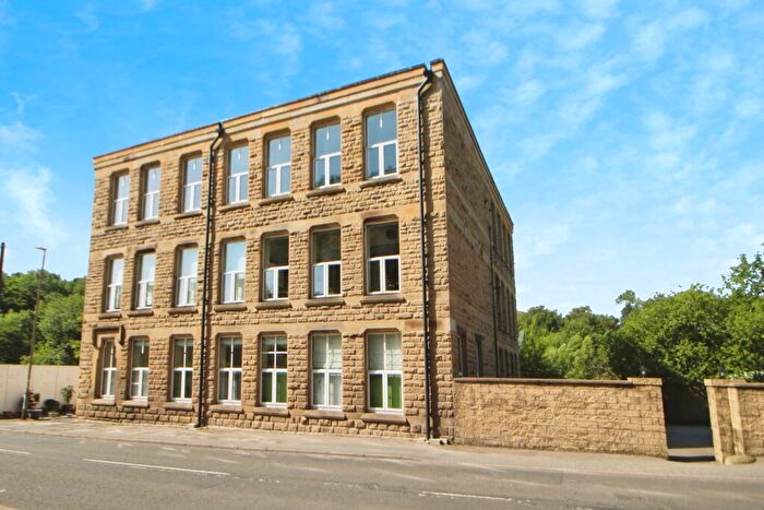 2 Bedroom Apartment For Sale In Charlestown, Glossop, Derbyshire, SK13