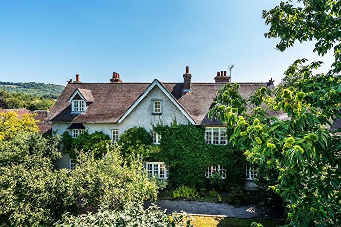 6 Bedroom Detached House For Sale In Pendell Road, Bletchingley, RH1