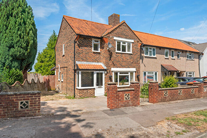 3 Bedroom End Of Terrace House For Sale In Courtney Crescent, Carshalton, SM5