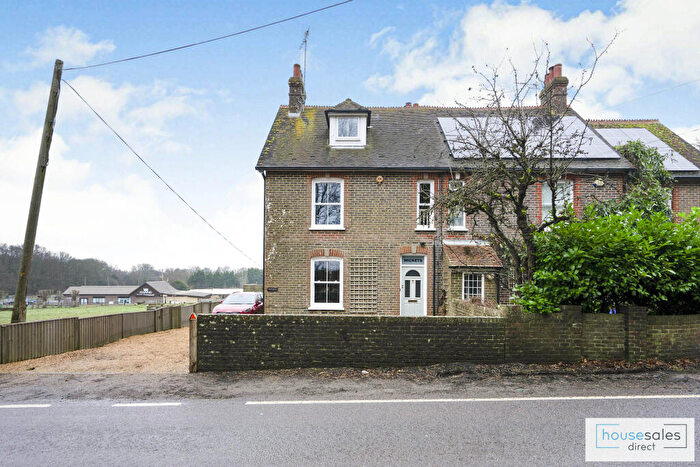 3 Bedroom Semi-Detached House For Sale In Wicketts Brighton Road, Henfield, BN5