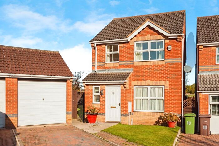 3 Bedroom Detached House For Sale In Hemmingway Close, Havercroft, Wakefield, WF4