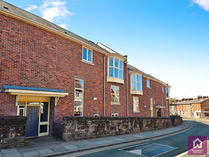 2 Bedroom Flat For Sale In Waters Edge, Chester, Cheshire, CH1