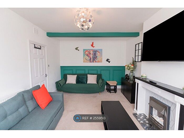 3 Bedroom Semi Detached House To Rent In Sandhurst Road, Leicester, LE3