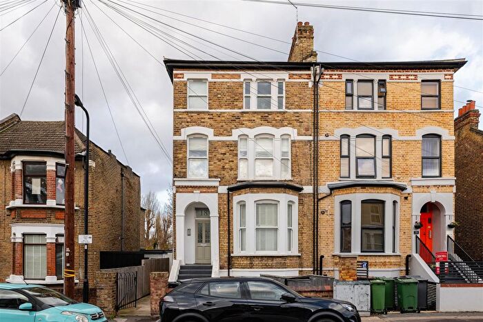 2 Bedroom Flat For Sale In North Birkbeck Road, Leytonstone, E11