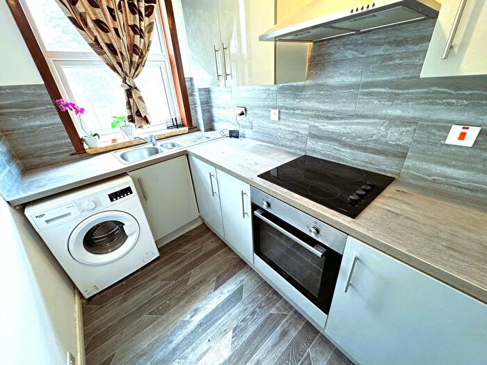 2 Bedroom Flat To Rent In Rancliffe Road, London, E6