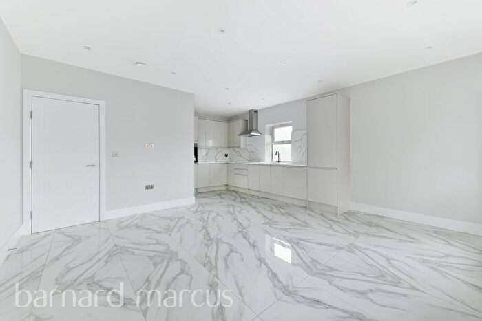 3 Bedroom Flat To Rent In Elm Road, Wallington, SM6
