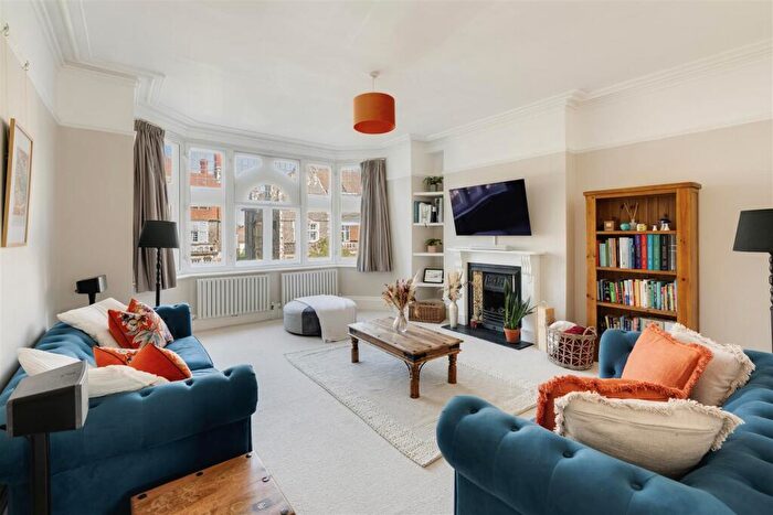 3 Bedroom Flat For Sale In Downleaze, Stoke Bishop, Bristol, BS9