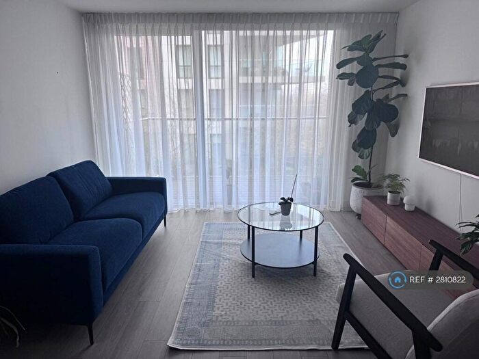 2 Bedroom Flat To Rent In Woodberry Grove, London, N4