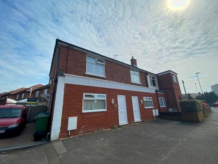 Studio To Rent In Twyford Avenue, Southampton, Hampshire, SO15