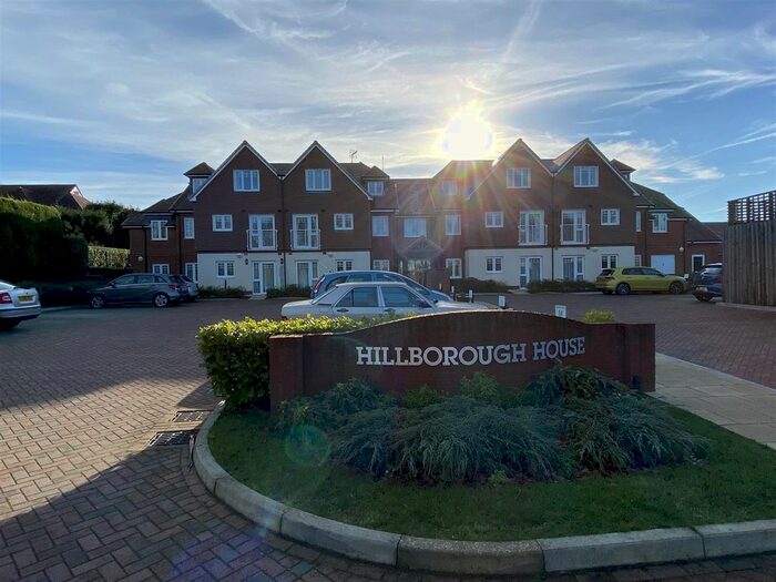 2 Bedroom Flat To Rent In Little Common Road, Bexhill-On-Sea TN39