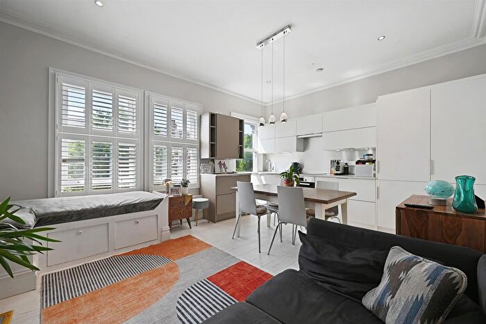 3 Bedroom Flat For Sale In Saltram Crescent, Maida Vale, W9