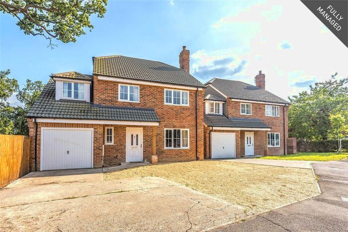 4 Bedroom Detached House To Rent In Goodwin Close, Calcot, Reading, RG31