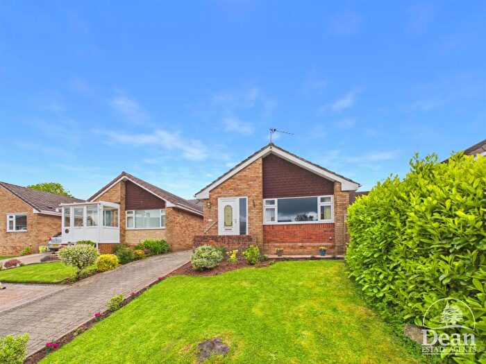 2 Bedroom Semi-Detached Bungalow For Sale In Lakeside Avenue, Lydney, GL15
