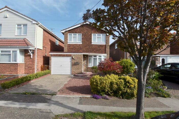 3 Bedroom House To Rent In Grafton Road, Canvey Island, SS8