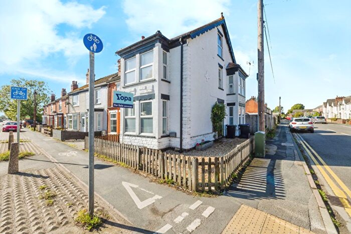 4 Bedroom End Of Terrace House For Sale In Station Road, North Hykeham, LN6