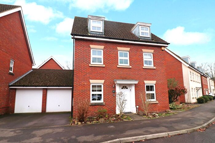 5 Bedroom Detached House For Sale In Hansen Gardens, Hedge End, SO30