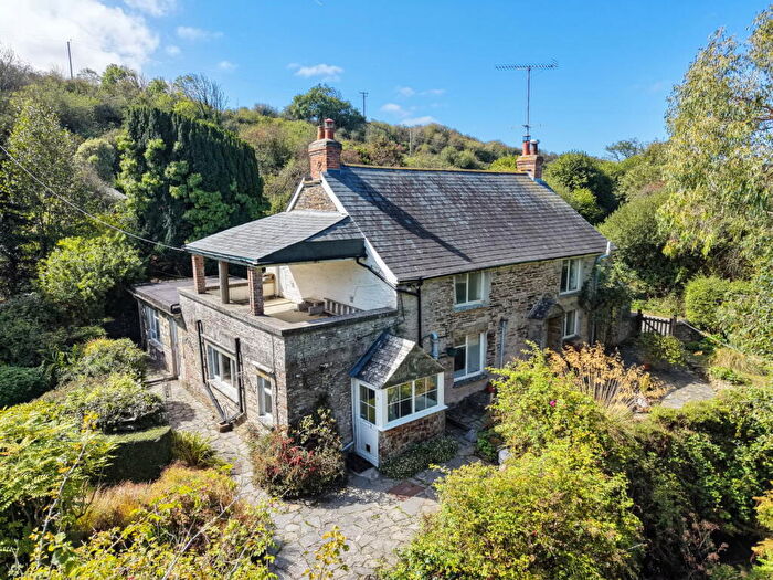 3 Bedroom Detached House For Sale In Penrose, PL27