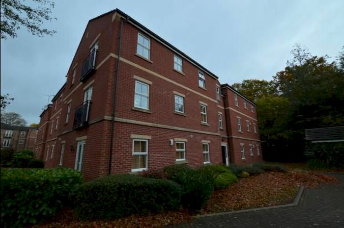2 Bedroom Flat To Rent In Sandlewood Crescent, Leeds, LS6