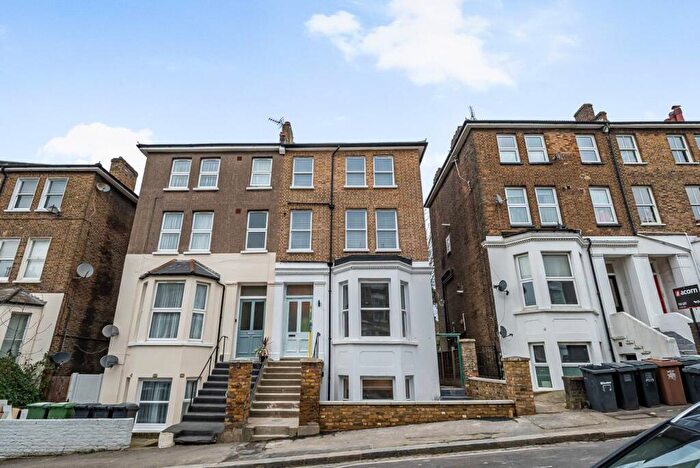 1 Bedroom Flat To Rent In Limes Grove, Lewisham, London, SE13