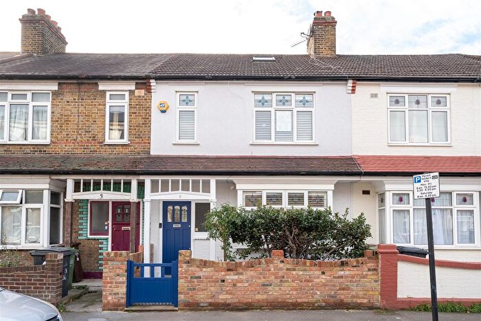 4 Bedroom Terraced House For Sale In Wellesley Road, Walthamstow, E17