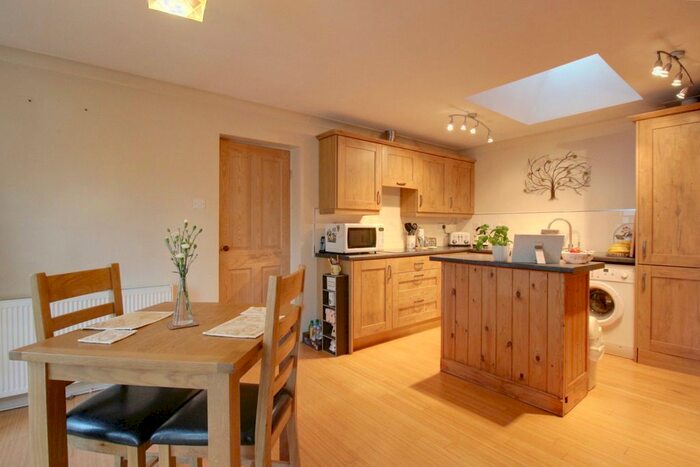 4 Bedroom Semi-Detached House To Rent In Everingham, York, YO42