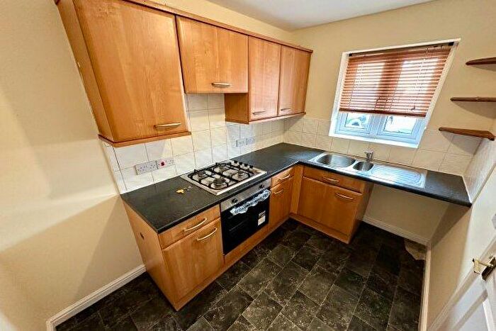 2 Bedroom Town House To Rent In Northfield Grove, Pontefract, WF9