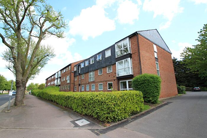 2 Bedroom Flat To Rent In Blackbird Road, Leicester, LE4