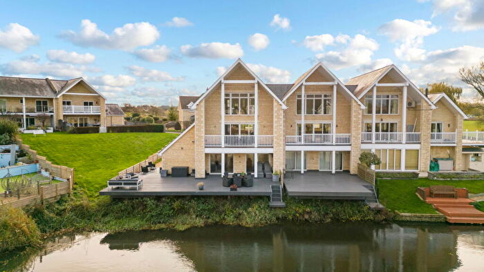 4 Bedroom Town House For Sale In Waters Edge, Wansford Marina, Wansford, Peterborough, PE8