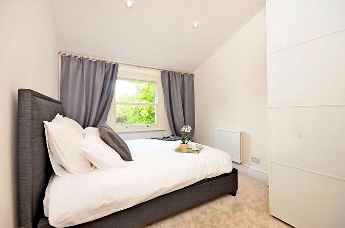 1 Bedroom Flat For Sale In Finborough Road, Chelsea, London, SW10