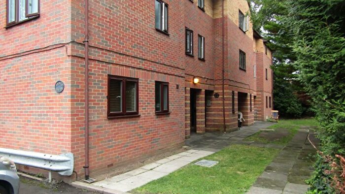 Studio To Rent In Glyn Avenue, Barnet, North London, EN4