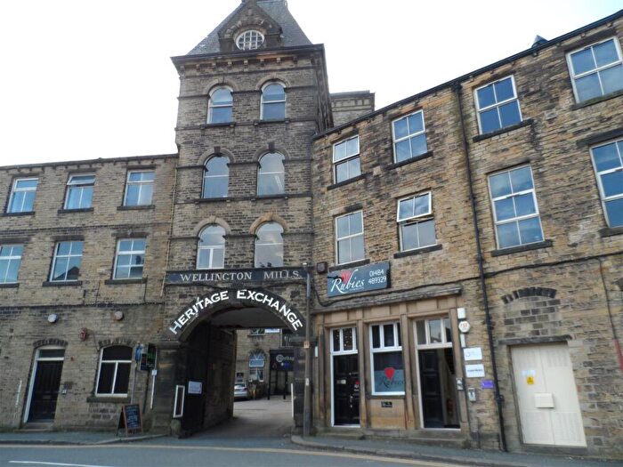 Studio To Rent In Plover Road, Huddersfield, HD3