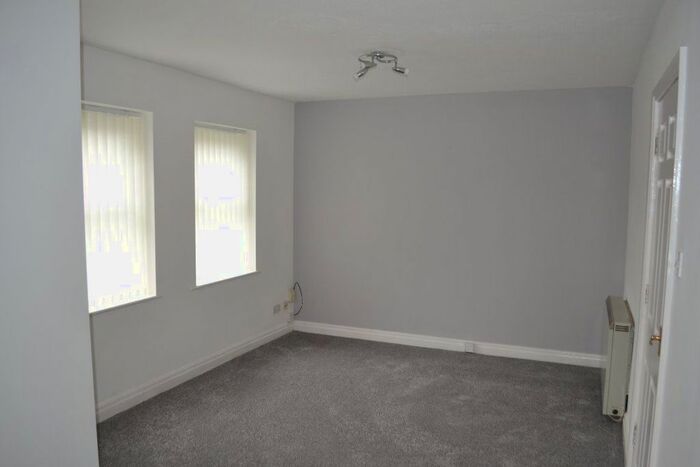 2 Bedroom Flat To Rent In Montonmill Gardens, Eccles, Manchester, M30