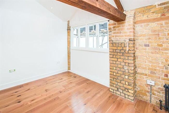 2 Bedroom Flat To Rent In Town Quay, Barking, IG11