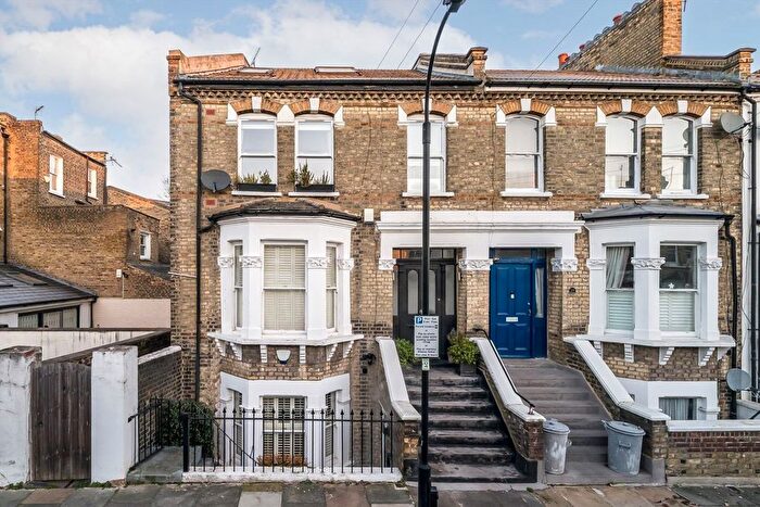 2 Bedroom Flat For Sale In Parkville Road, London, SW6