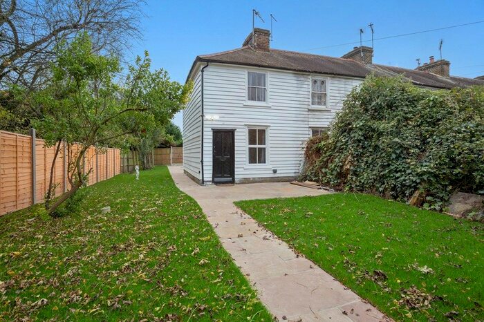 2 Bedroom End Of Terrace House To Rent In Manor Road, Chigwell, IG7