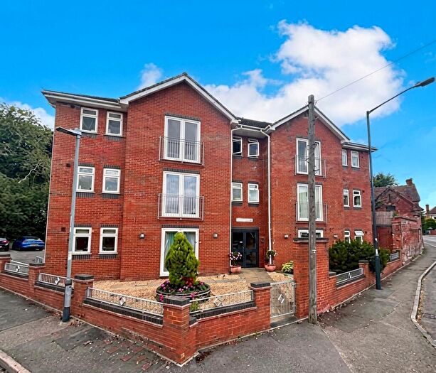 2 Bedroom Flat To Rent In The Blundells, Goodway House The Blundells, CV8