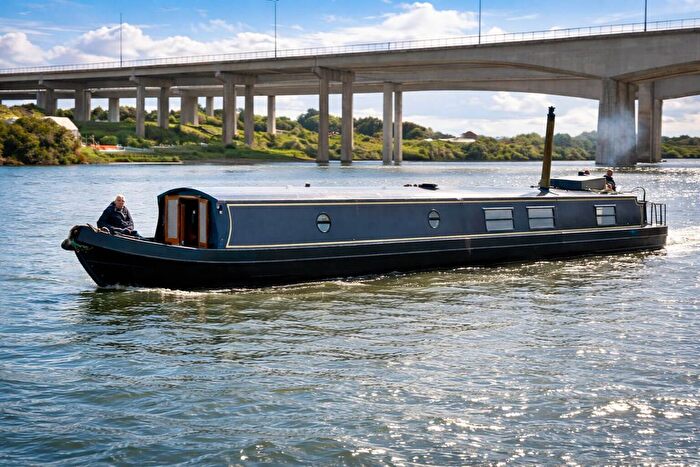 1 Bedroom Houseboat For Sale In Vicarage Lane, Port Werburgh, Rochester, ME3