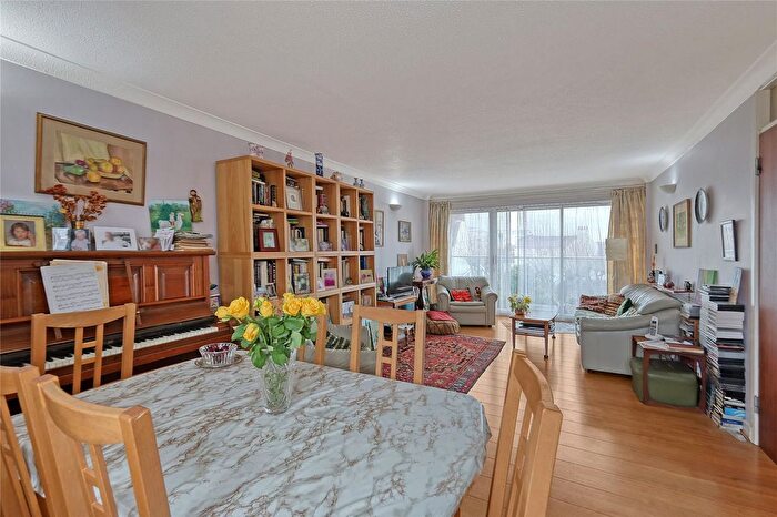2 Bedroom Flat For Sale In Overcliff, Manor Road, Westcliff-On-Sea, Essex, SS0